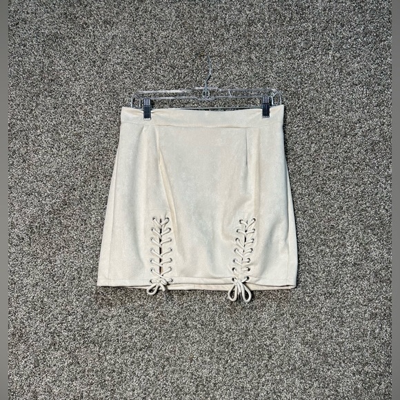 NWOT High Waist Lace Up Faux Suede Bodycon Skirt Size XL - Picture 4 of 7